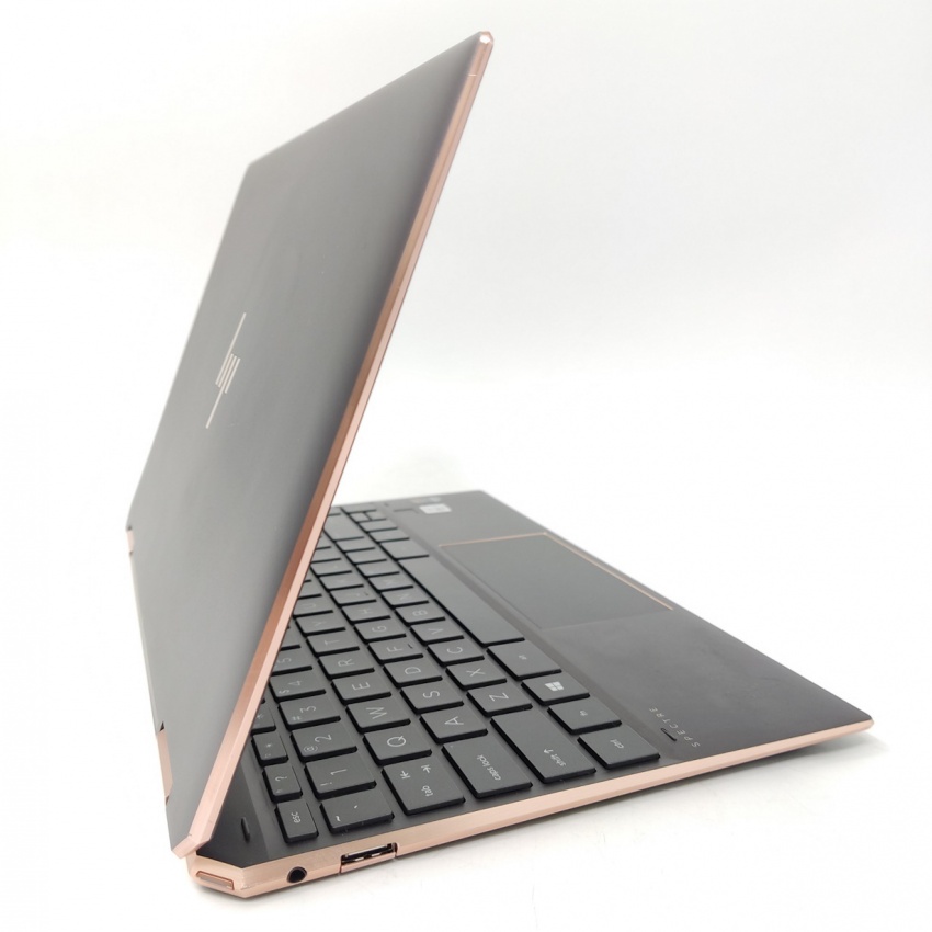 HP Spectre 13-AW0