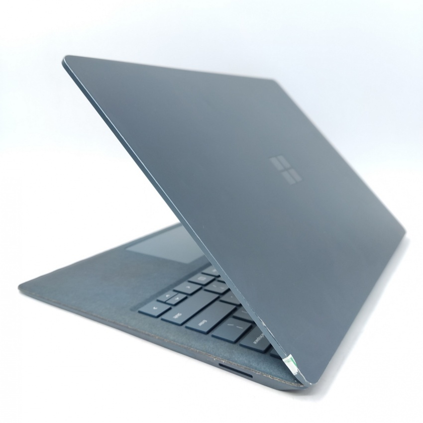 Microsoft Surface Laptop