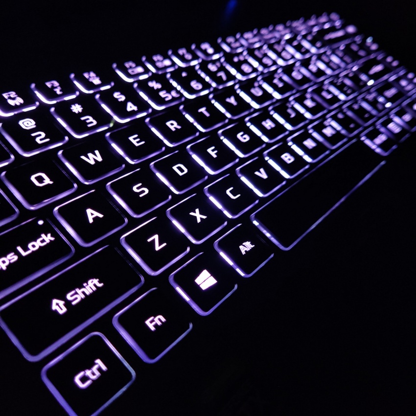 Acer Predator Triton 300 SE