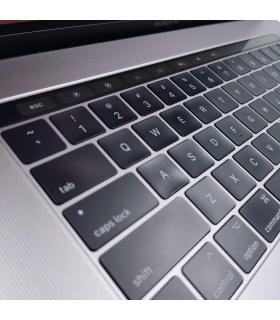 Apple MacBook Pro 15 (Touch Bar / Mid-2017)