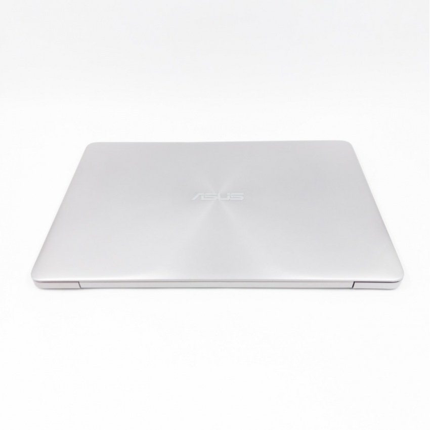 ASUS Zenbook UX330UA