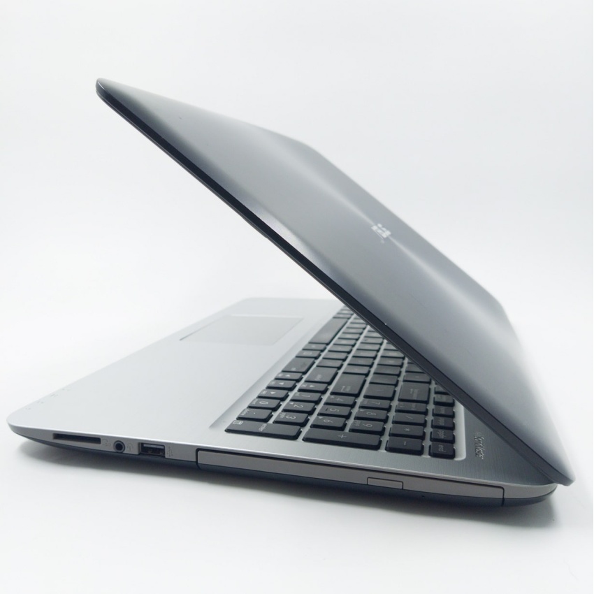 Asus VivoBook X556