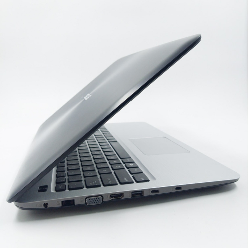 Asus VivoBook X556