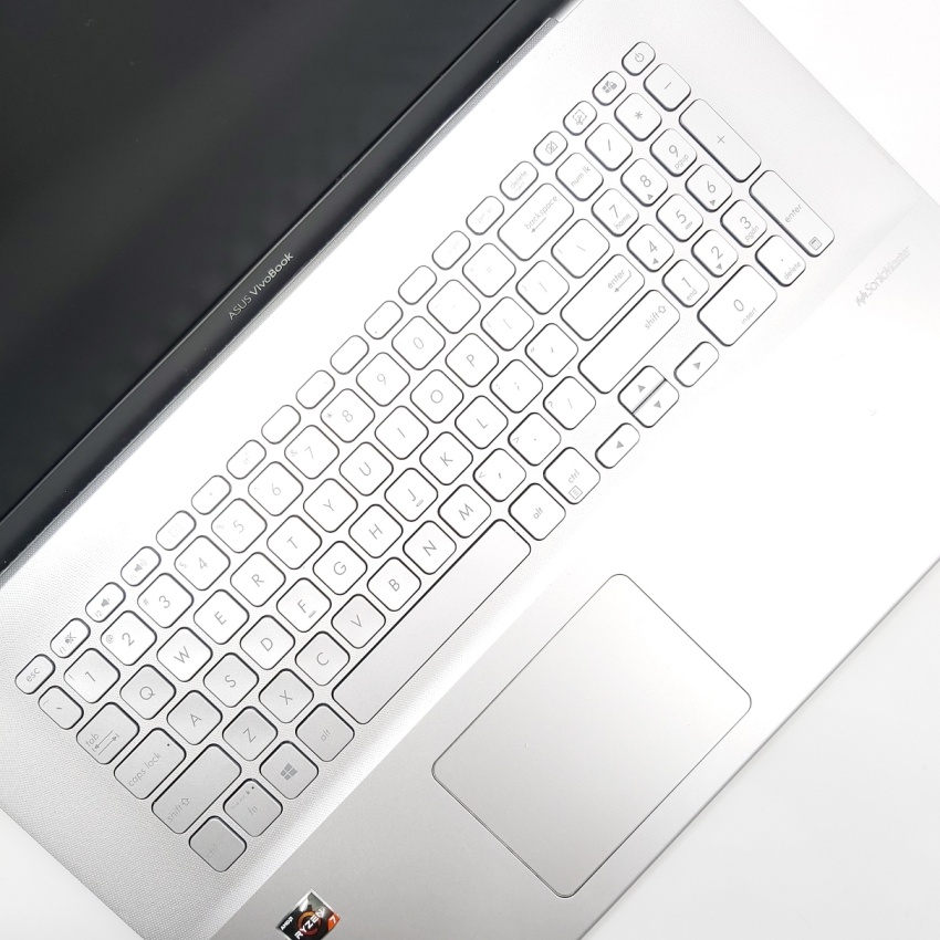 Asus VivoBook 17 X712