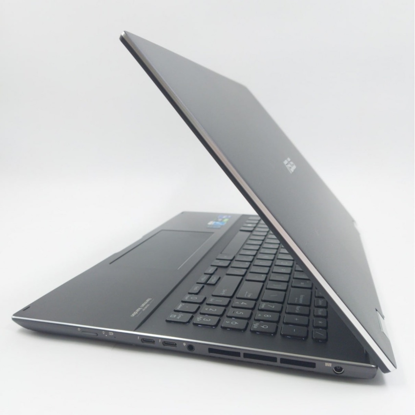Asus Zenbook Flip 15 UX563