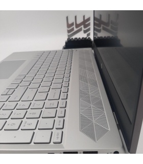 HP Pavilion 15-cs1067nr