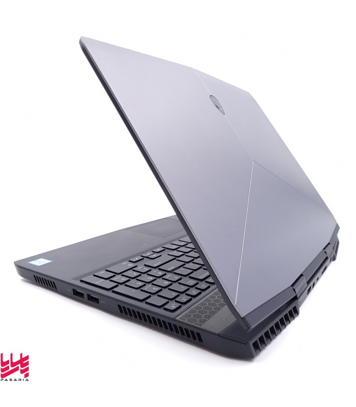 Alienware m15
